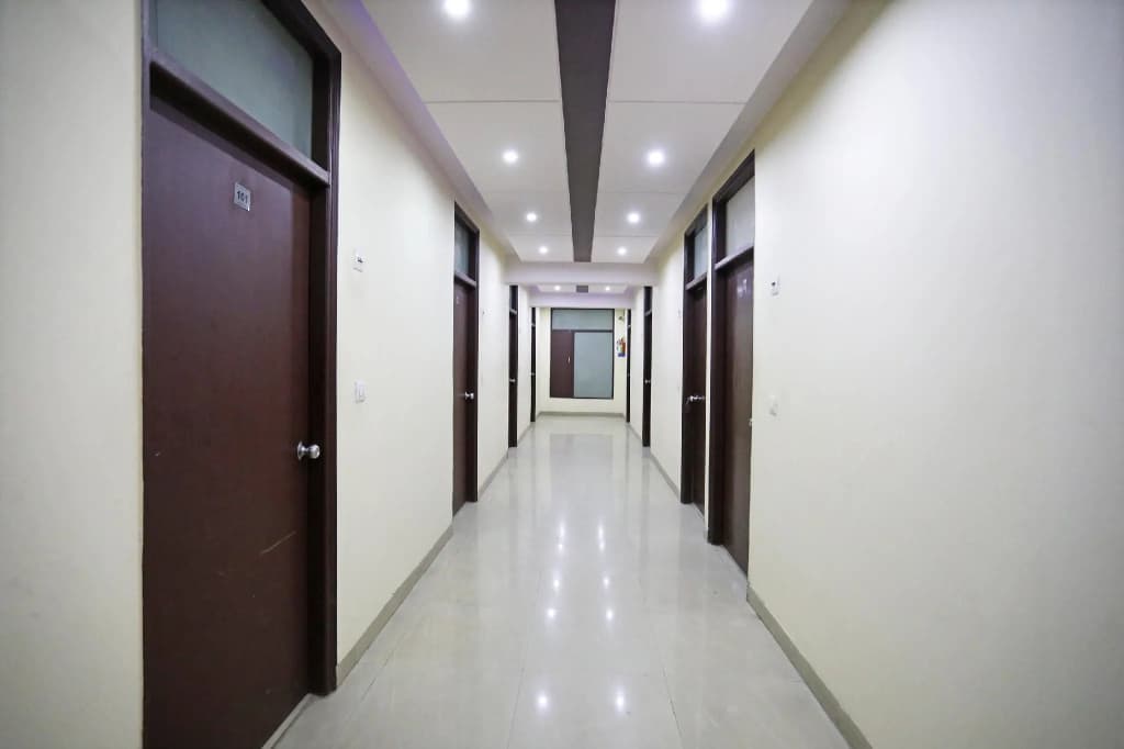 OYO 8462 Hotel Galaxy - photo 12