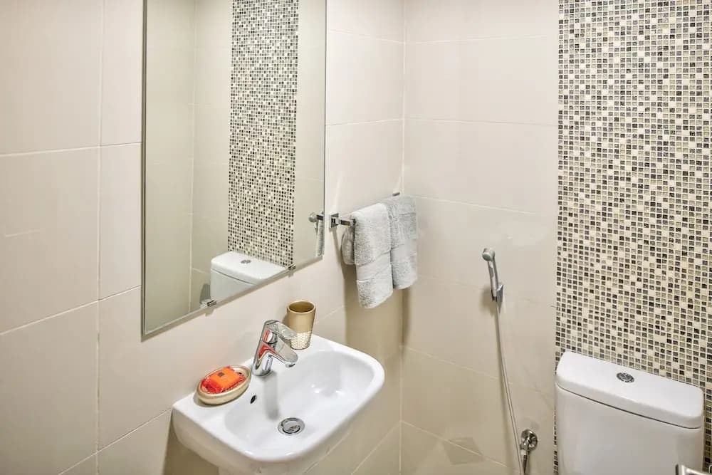 Luxury Staycation - Continental Tower - photo 23