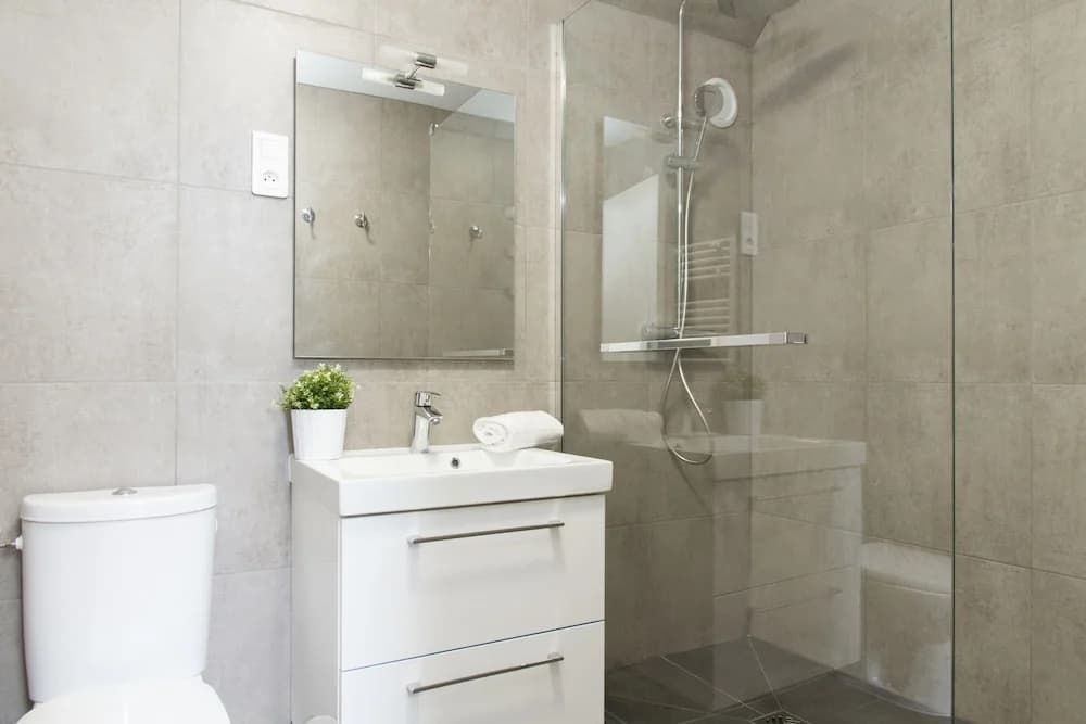 Rue Montorgeuil Area Private Apartment - photo 1