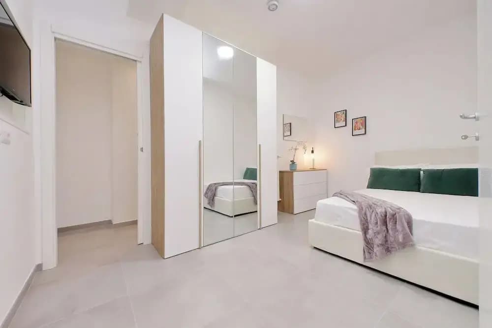 YCH Bagnera Suites - photo 3