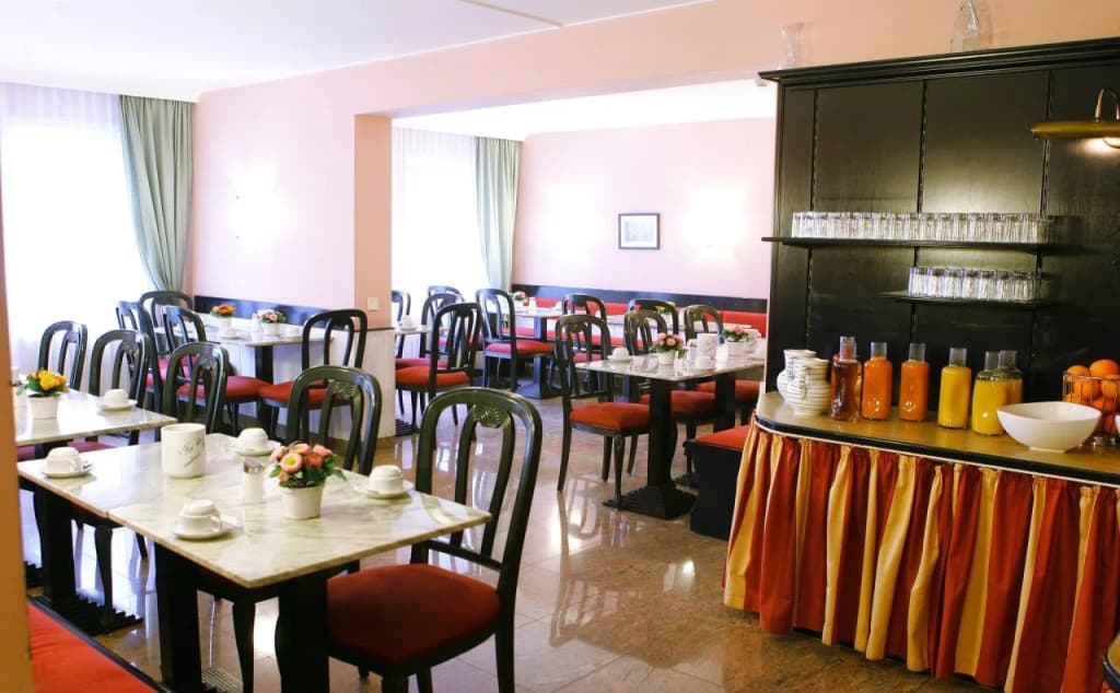 Hotel Deutschmeister - photo 21
