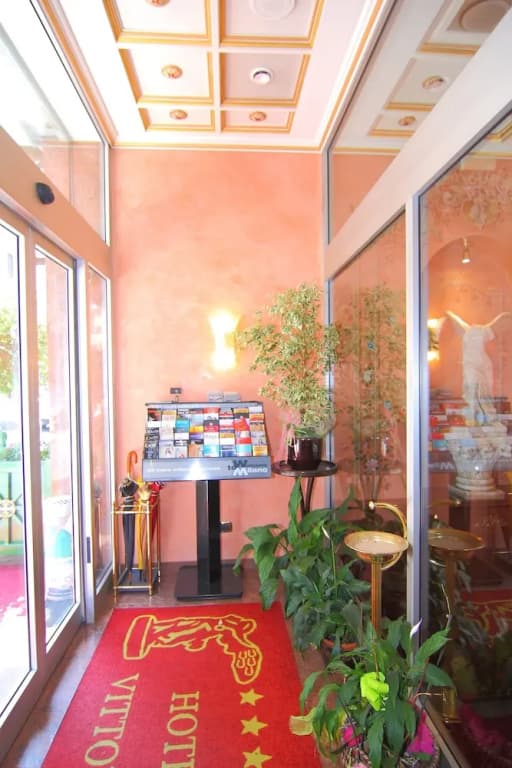 Hotel Vittoria - photo 26