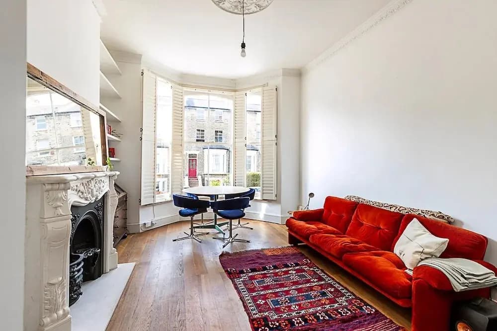 Retro Charm and Modern Comforts - photo 2
