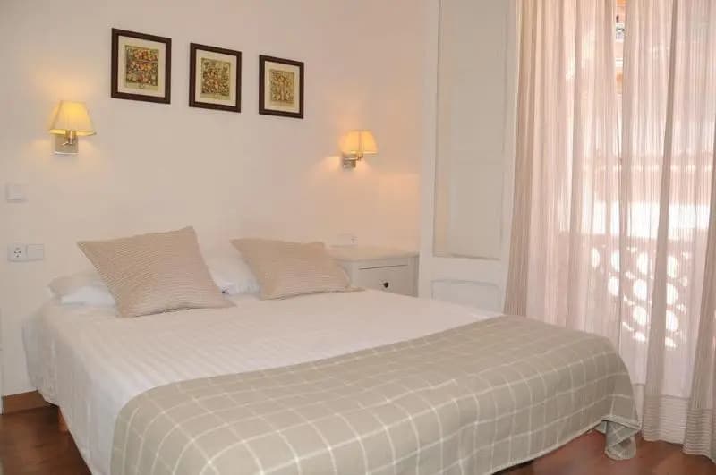 Tibidabo Apartments - photo 3