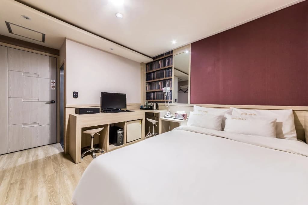 Shine Hotel - photo 9
