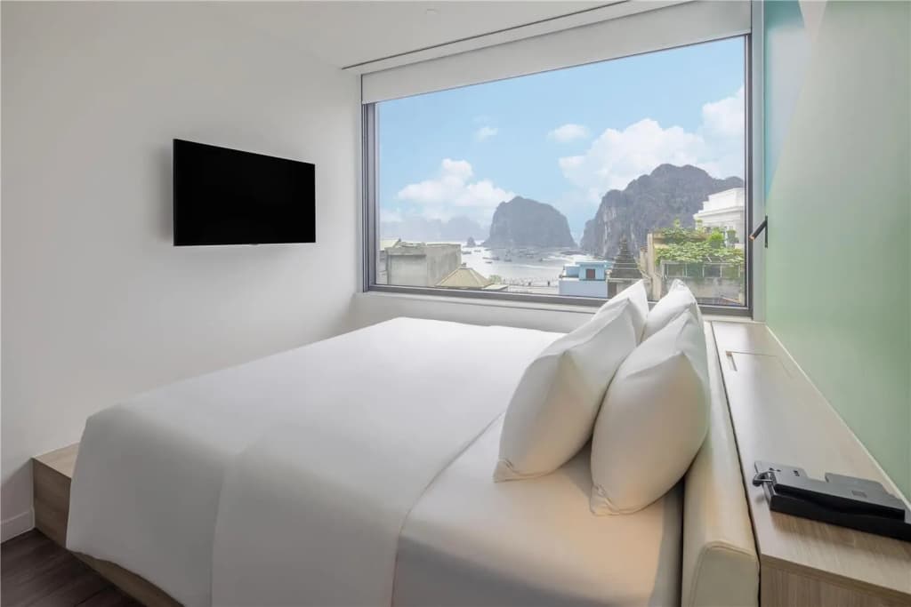 Tru by Hilton Ha Long Hon Gai Centre - photo 34