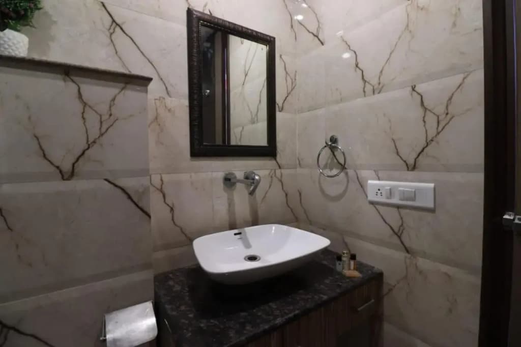 Hotel Waterfall - photo 8