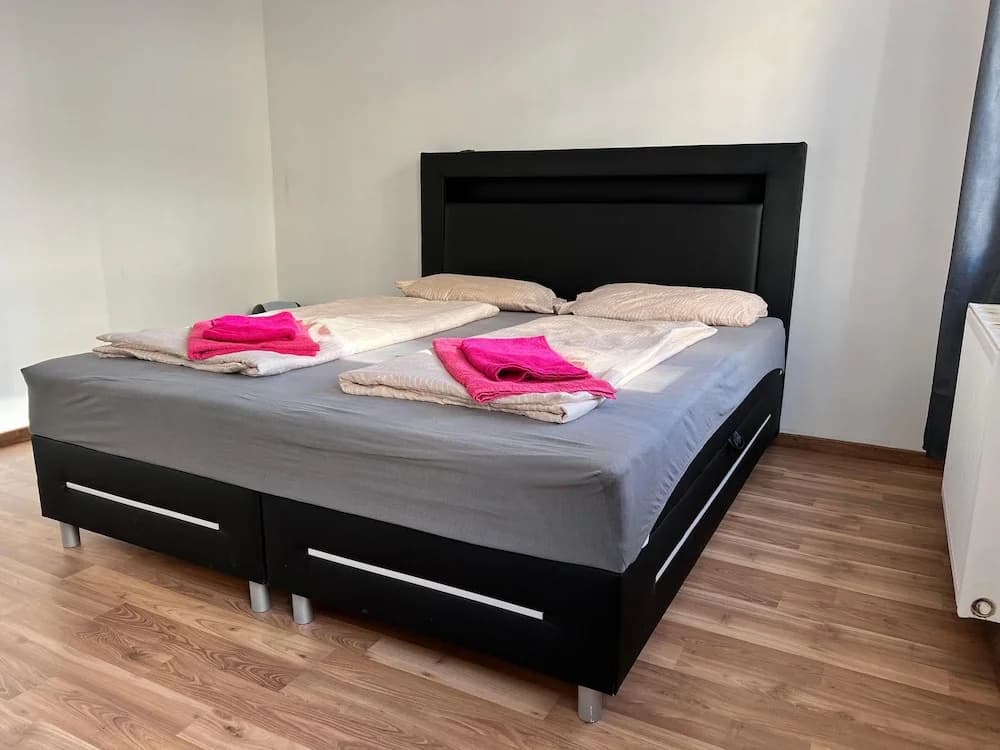 Cozy 3BR shared Apt. Wien Simmering - photo 1