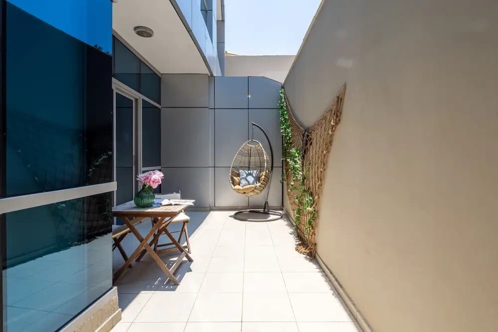 Elegant and Modern 1BR in Dubai Marina! - photo 12