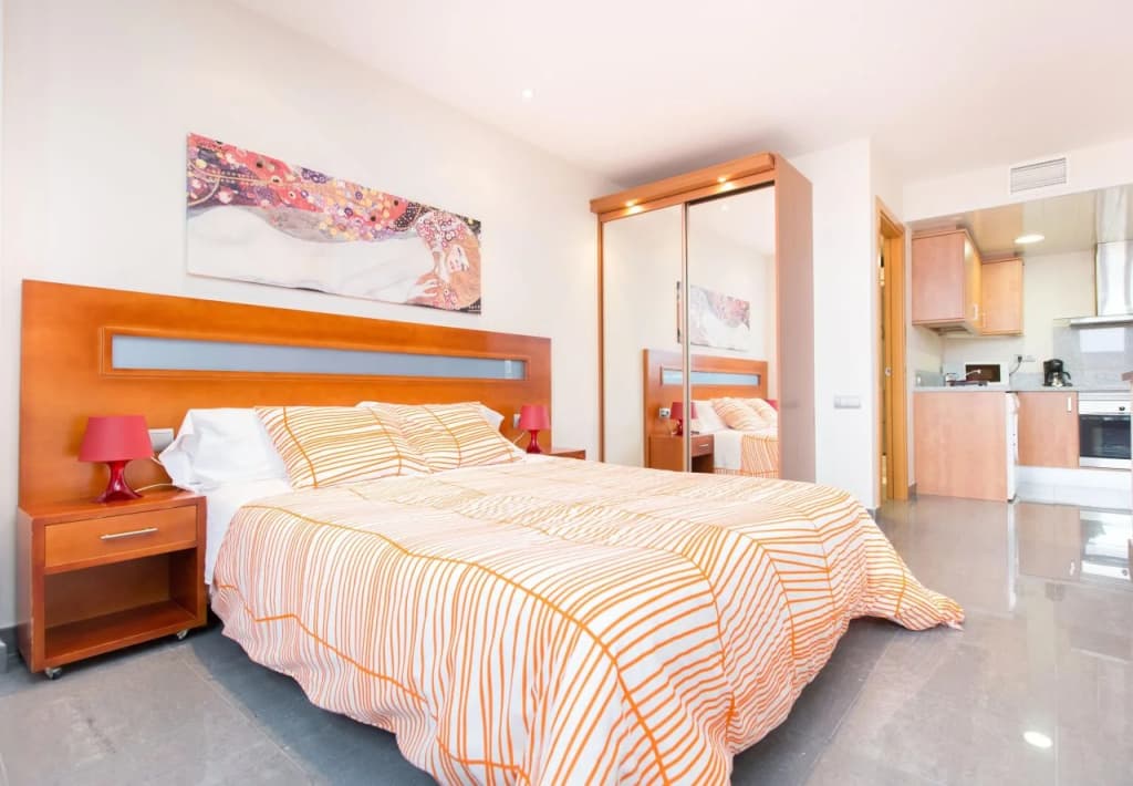 Universitat Suites - photo 24