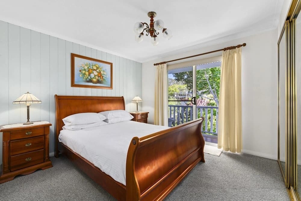 Family Home With Garden in Katoomba - photo 2