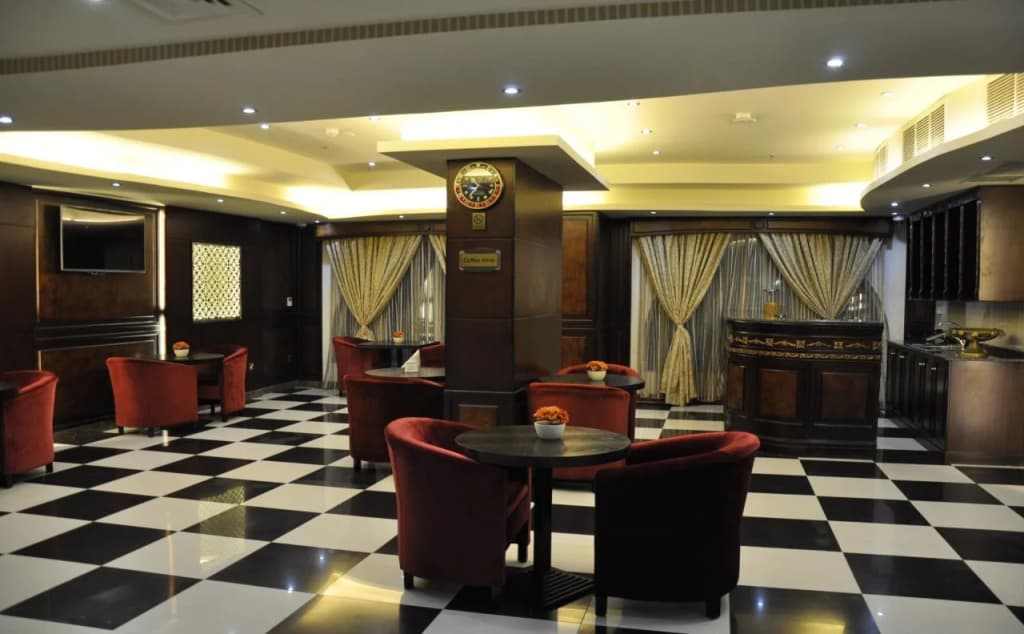Tourist Hotel - photo 8