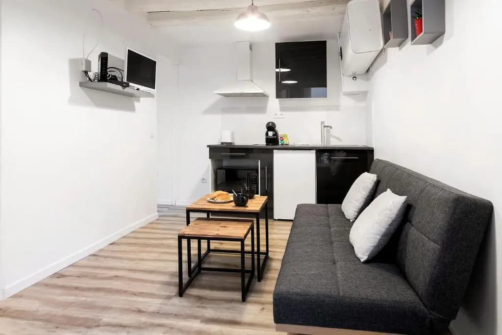 Refurbished Central Paris Flat by GuestReady - photo 2