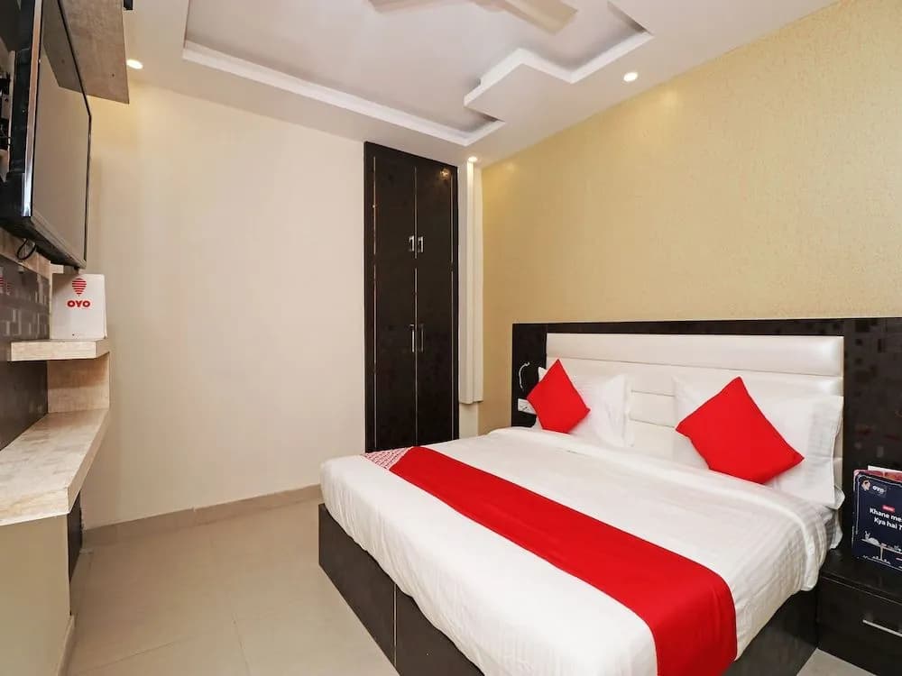 OYO 25130 Hotel Royal Inn - photo 4