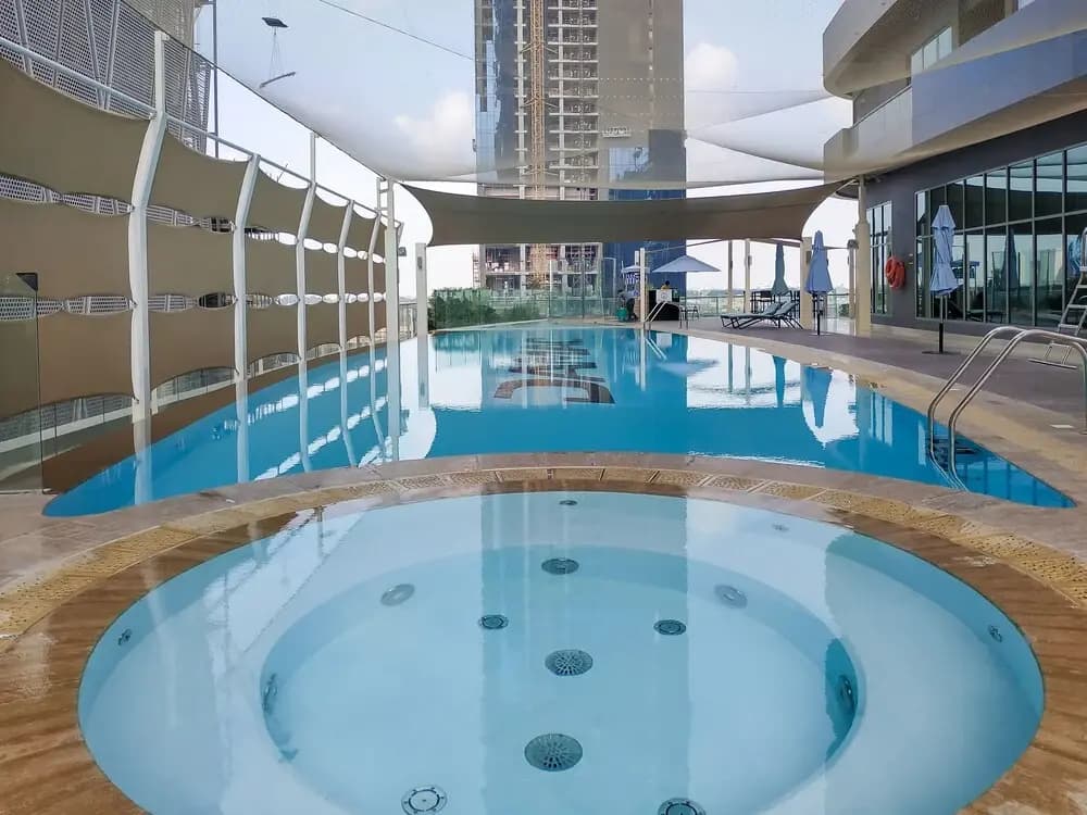 Maison Privee - Luxury Urban Retreat w/ Burj Khalifa Views - photo 12