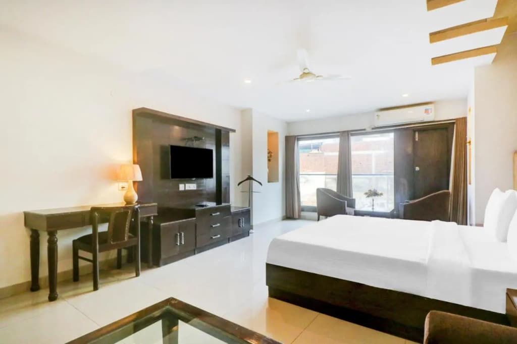 Hotel La Sapphire - photo 18