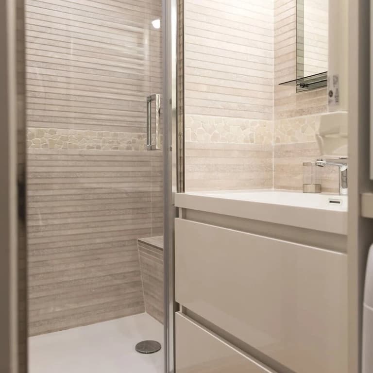 Stylish Sevre I Chic 1-br in the Heart of the 6th - photo 18