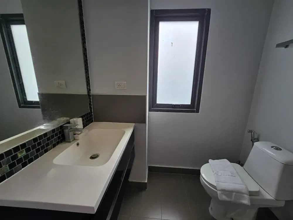 Sleek Corner 1 Bed Apt T1-607 - photo 11