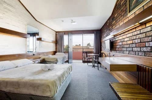 The Manhattan Hotel - main photo