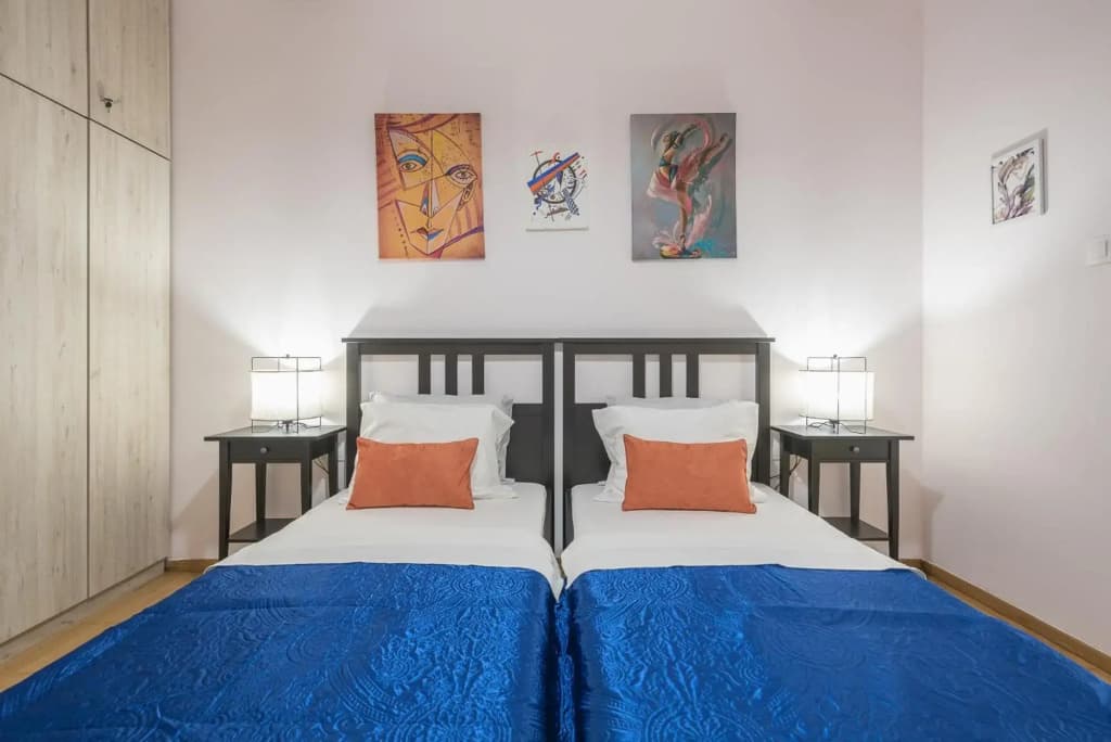Superb Acropolis view 3bd apt in historical center - photo 14