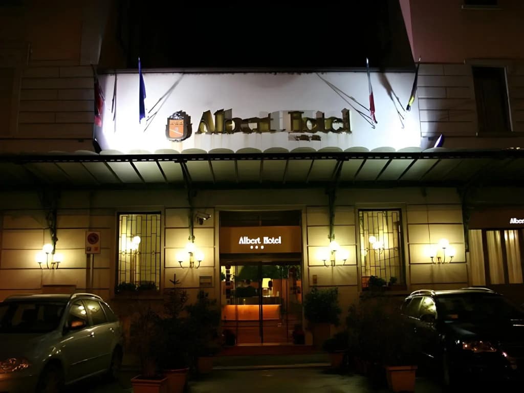 Albert Hotel - photo 1