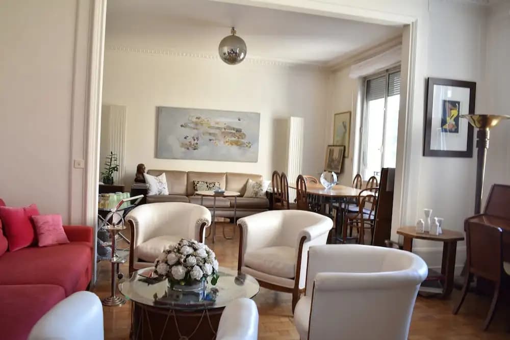 3 Bedroom Flat At The Foot of Bon Marché - photo 9