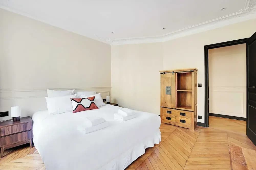 Charming apt - 2br/6p - Ternes/ Arc de Triomphe - photo 5