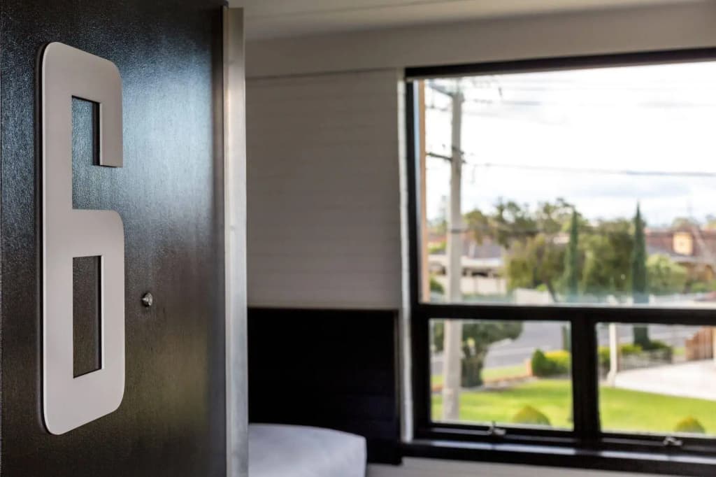 Nightcap at Glengala Hotel - photo 6