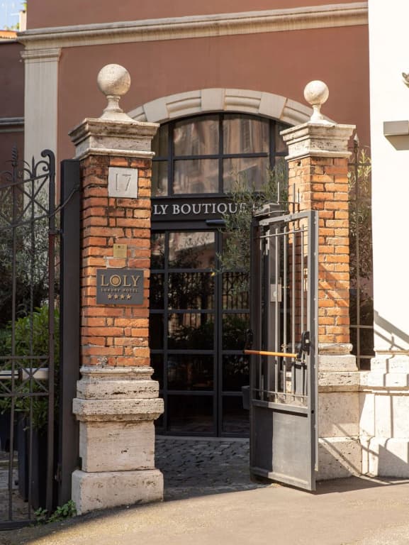 Loly Boutique Hotel - photo 1