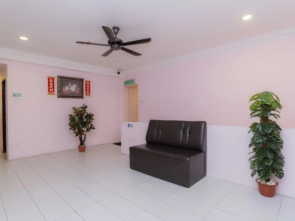 OYO 44026 98 Hotel - photo 12