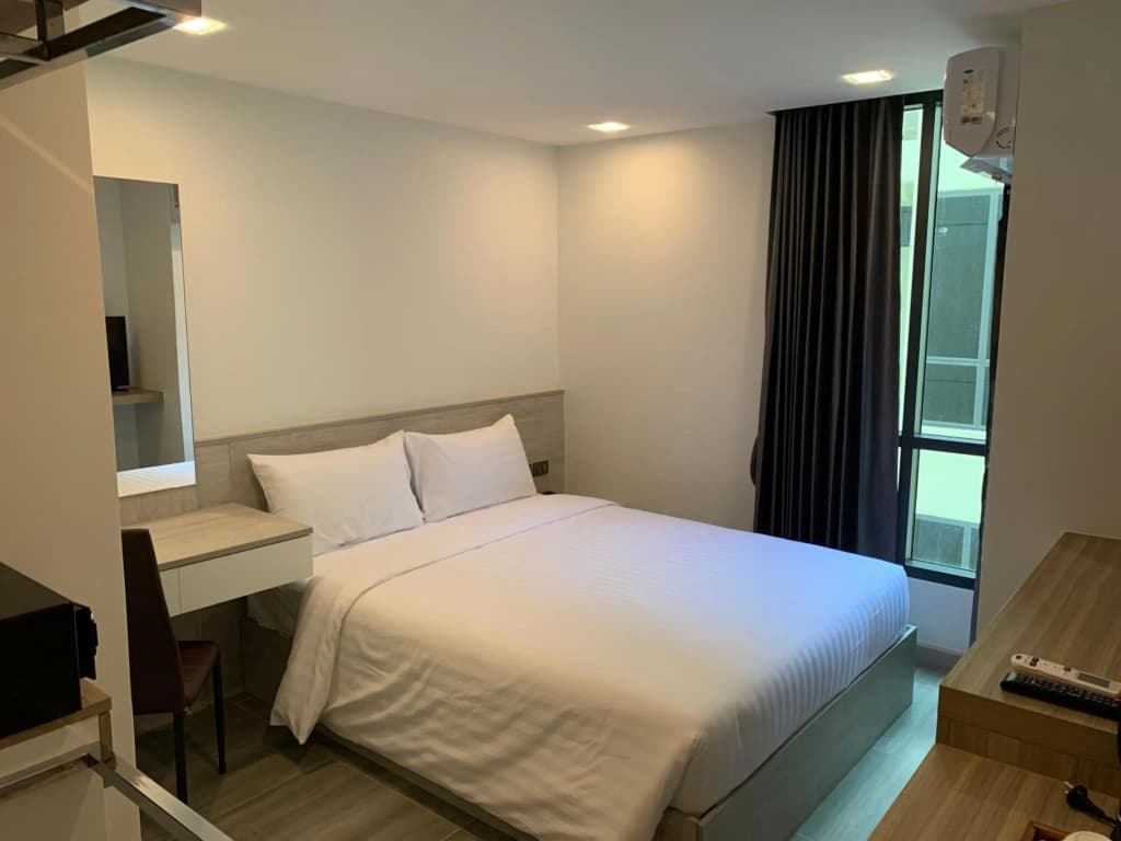 Thana Wisut Hotel - photo 12