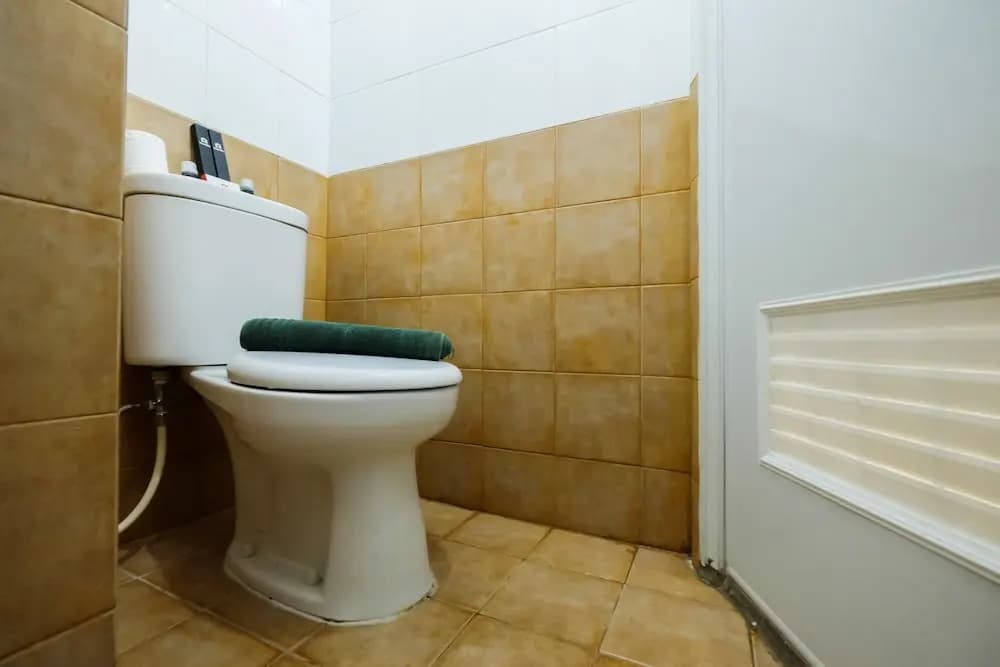Tranquil 2BR @ Green Pramuka Apartment - photo 6