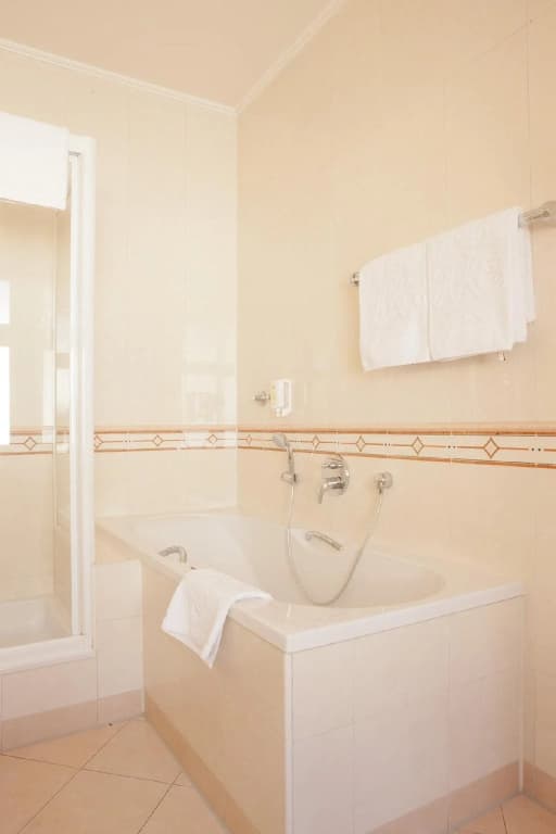 Hotel Kaiserin Elisabeth - photo 44