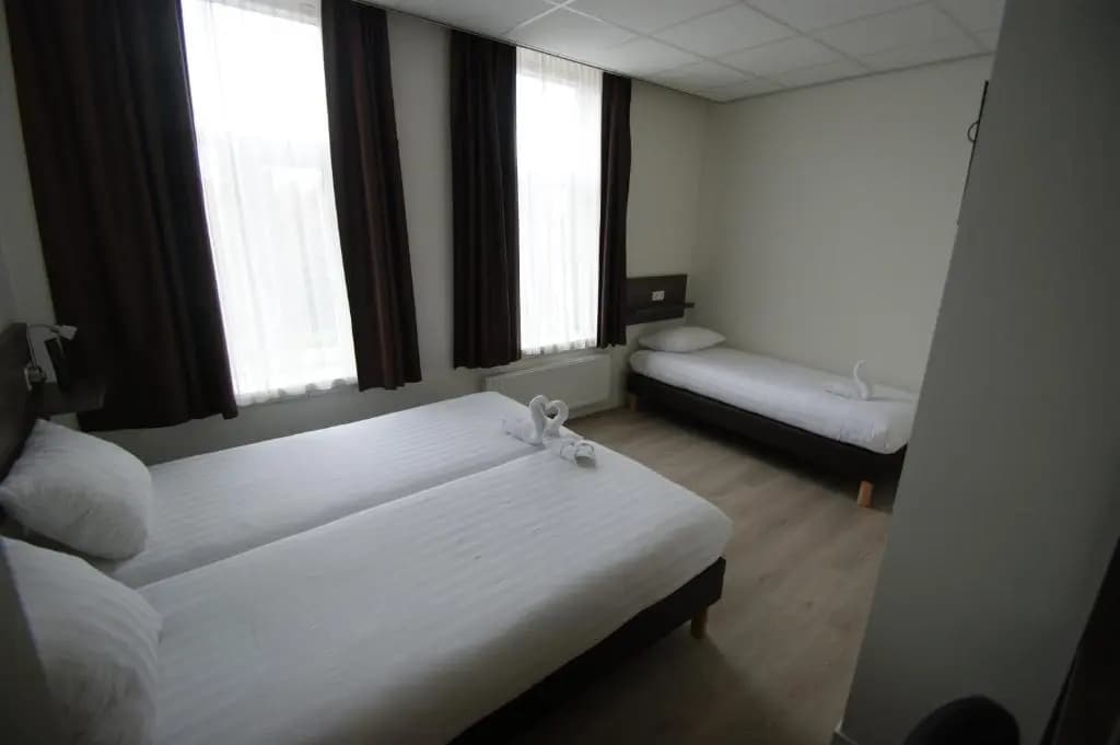 Hotel De Keizerskroon - photo 2