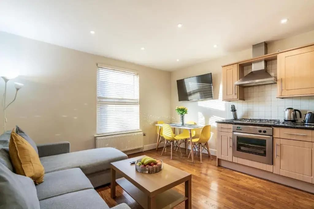 One Bedroom Flat in Bush Hill Park - main photo