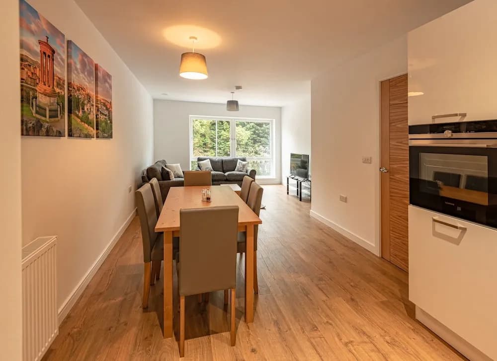 Spacious Modern Apartment - photo 9