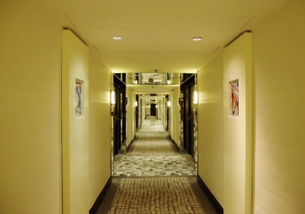 Regal Oriental Hotel - photo 14