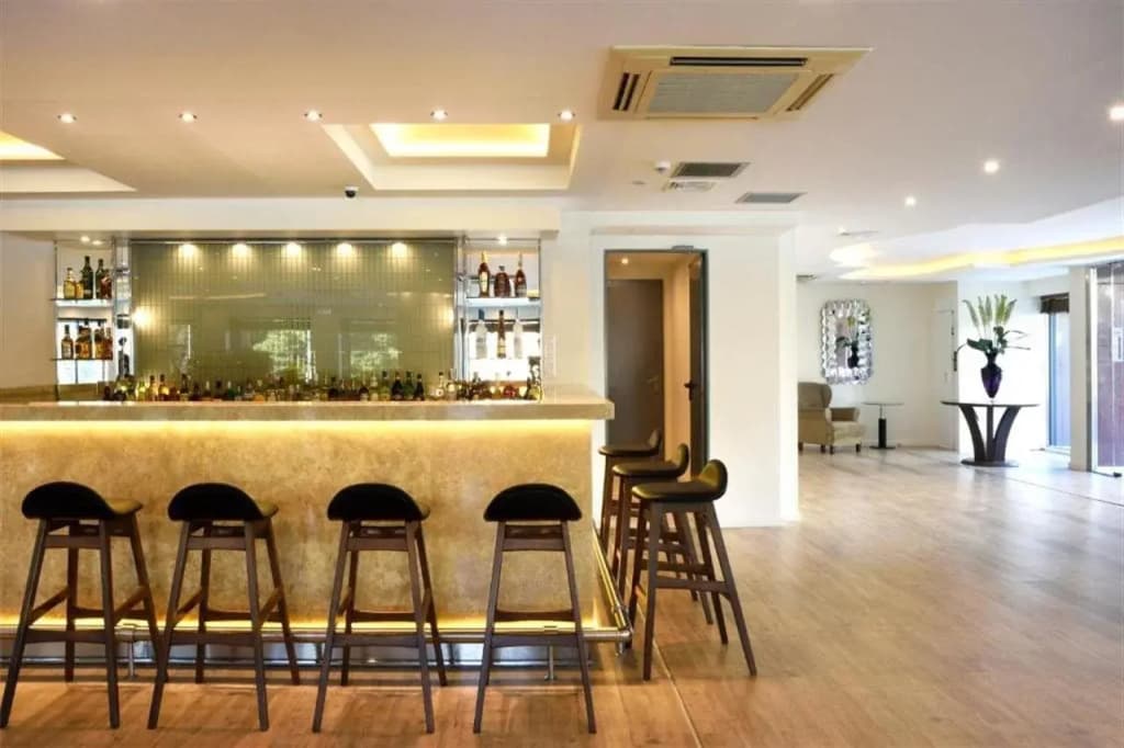 Athens Avenue Hotel - photo 22