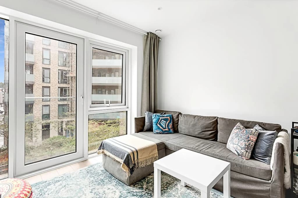 Stylish Flat In Battersea Reach - photo 6
