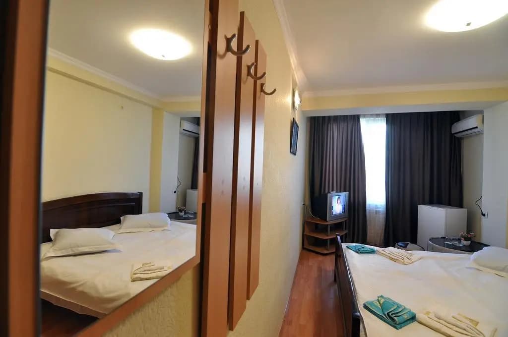 Sun Rise Hotel - photo 3