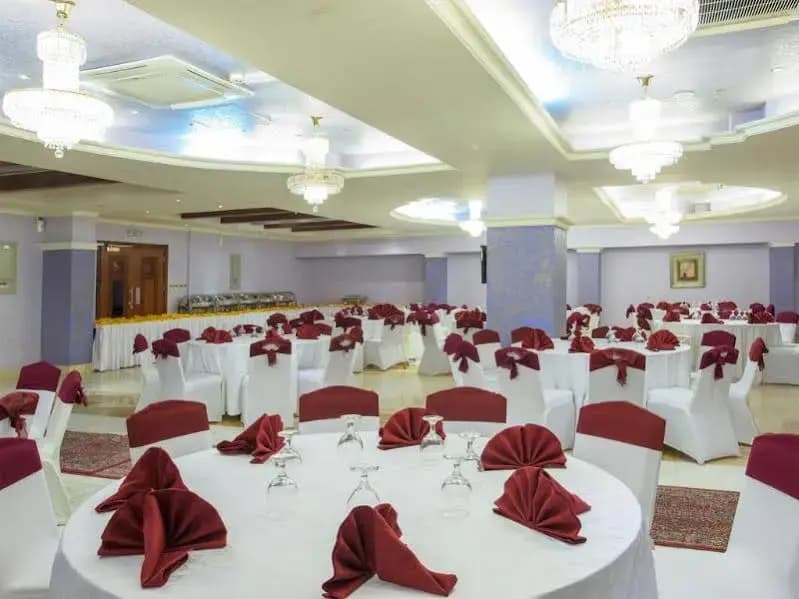 Safeer Plaza Hotel Apartments - photo 14