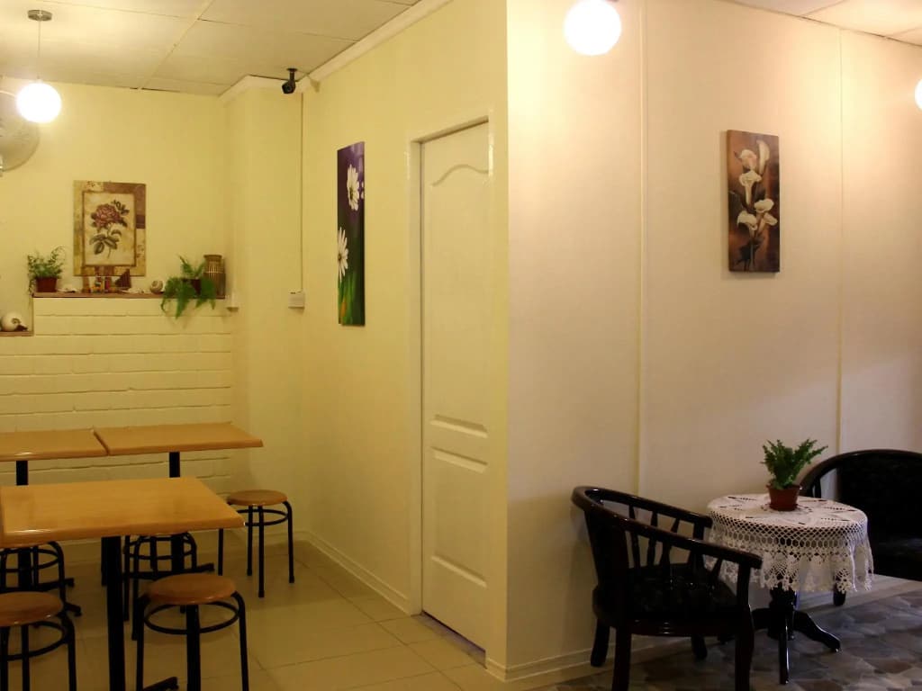 Victoria Hotel and Hostel - photo 11