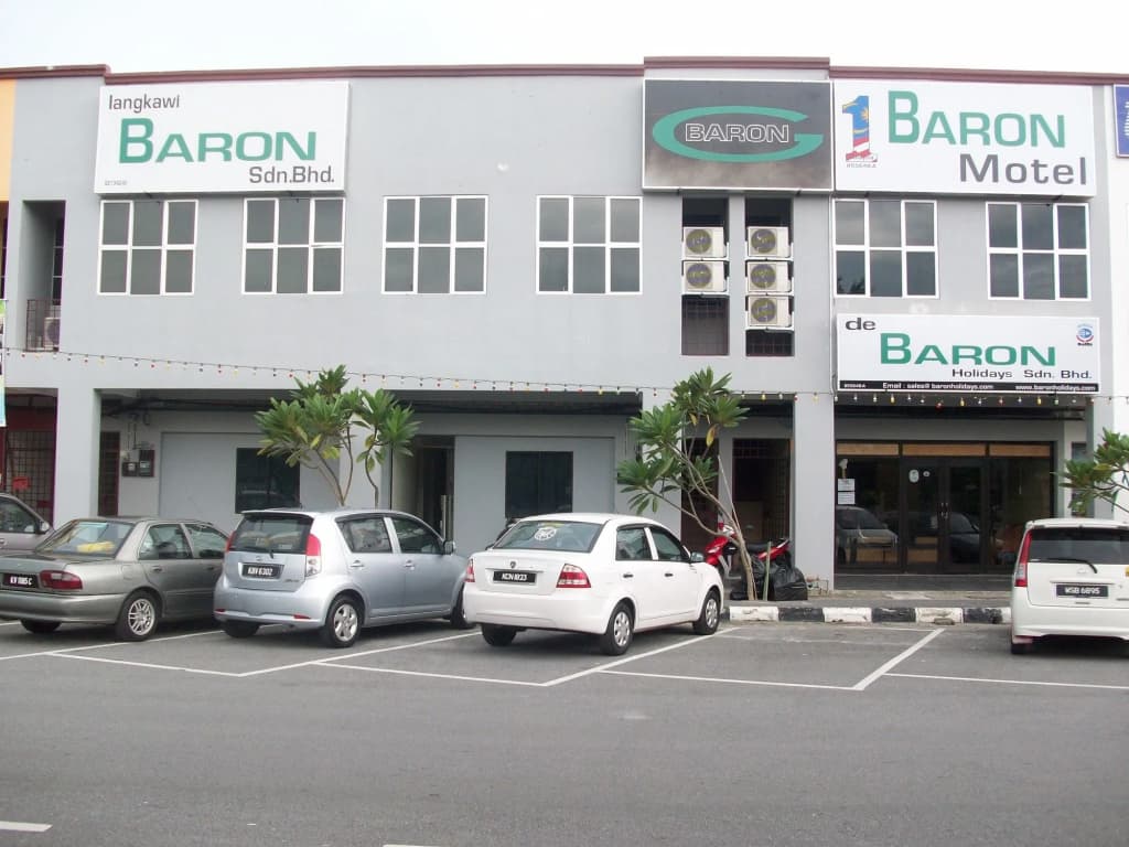 1 Baron Motel - photo 1