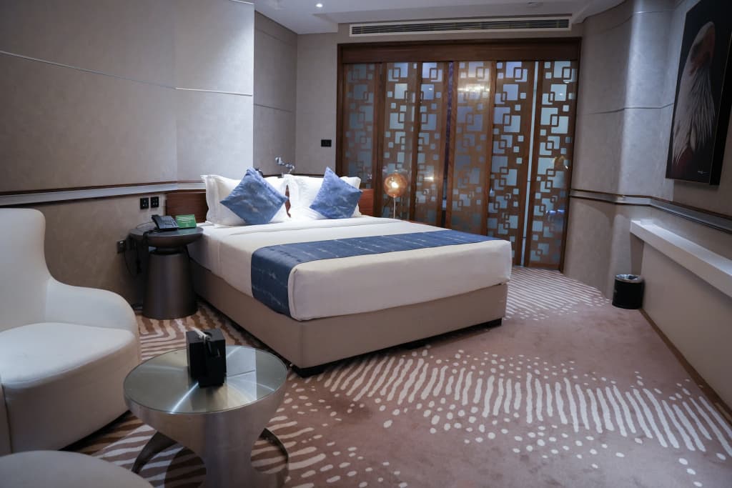 VIP Hotel - photo 12
