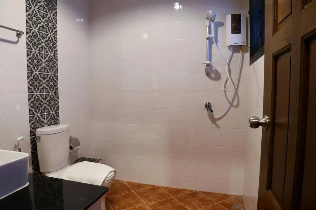 Sabai Hotel and Hostel - photo 10