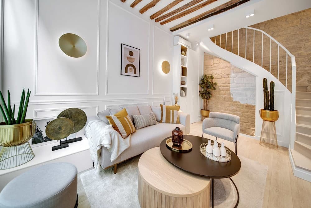 Historical House in the Heart of Paris - 5 - photo 11