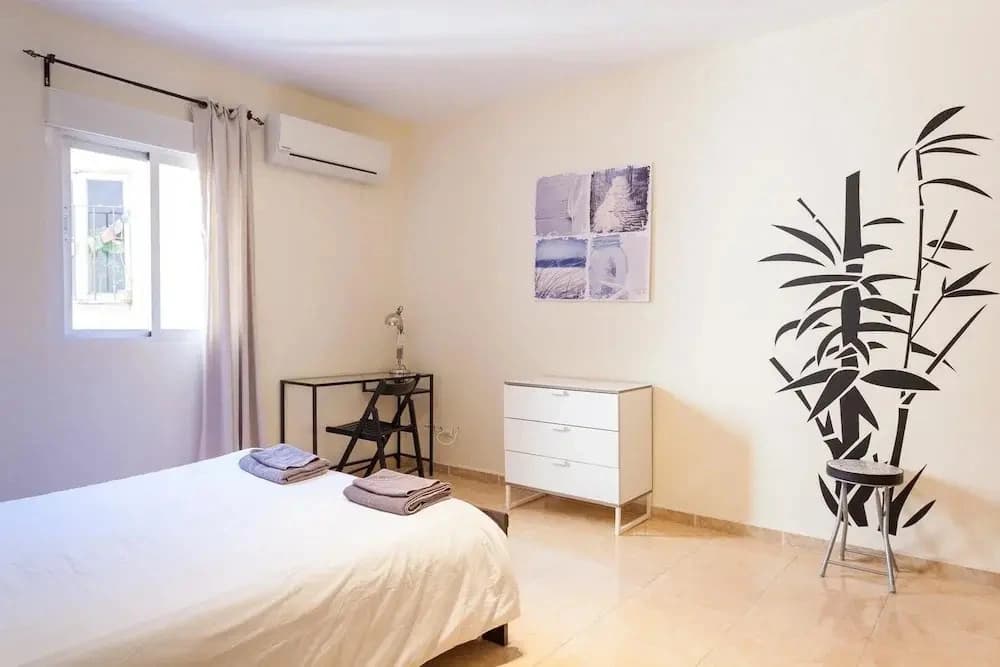 Cozy Urban Apt. Historic District - Sol - photo 6