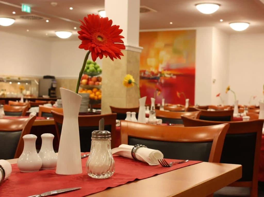 Leonardo Hotel Berlin KU'DAMM - photo 17