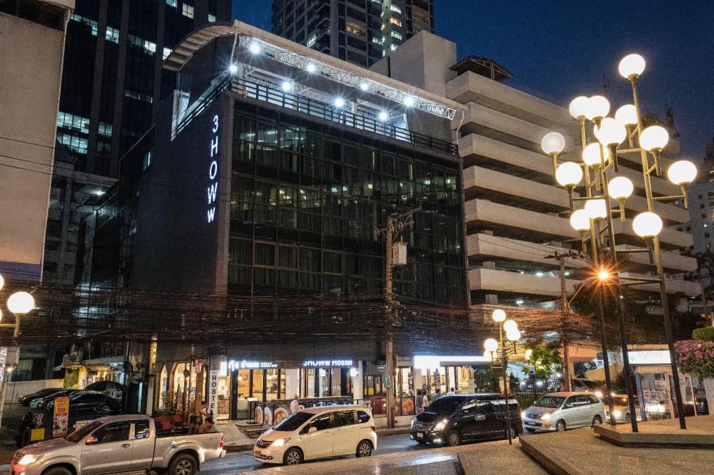 3Howw Hostel at Sukhumvit 21 - photo 1