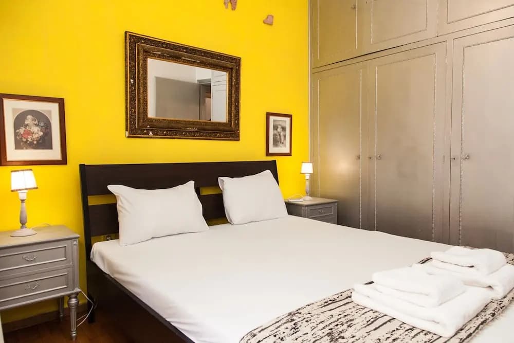 Chic 1 Bedroom Heaven in Athens - photo 2